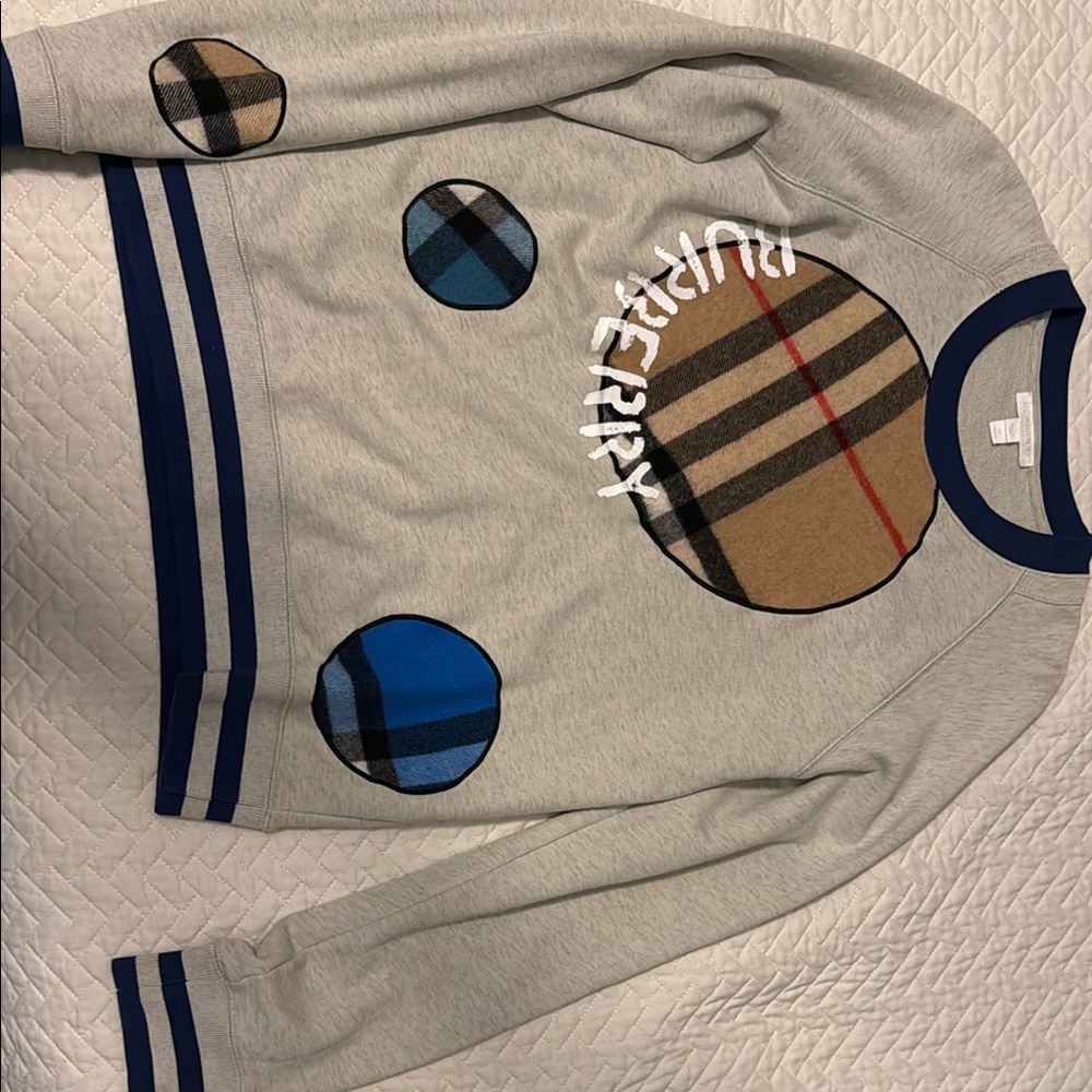 Burberry Gray and Blue Crewneck Sweater with Geometric Pattern kids14/women’s M